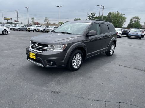 Used 2016 Dodge Journey SXT w/ Premium Group AWD/4WD image 4