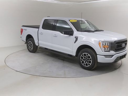 Certified 2022 Ford F150 XLT w/ Equipment Group 302A High image 11