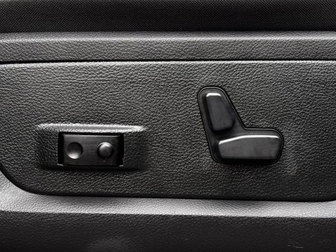 Used 2018 RAM 2500 Laramie AWD/4WD image 32