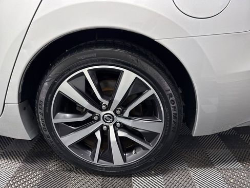 Used 2019 Nissan Maxima 3.5 SV w/ Floor Mat Group image 9