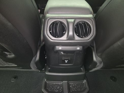 Used 2023 Jeep Wrangler Unlimited Rubicon 392 w/ Xtreme Recon 35" Tire Package AWD/4WD image 25