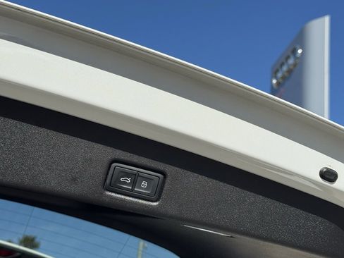 Used 2025 Audi Q5 Premium Plus w/ Premium Plus image 17