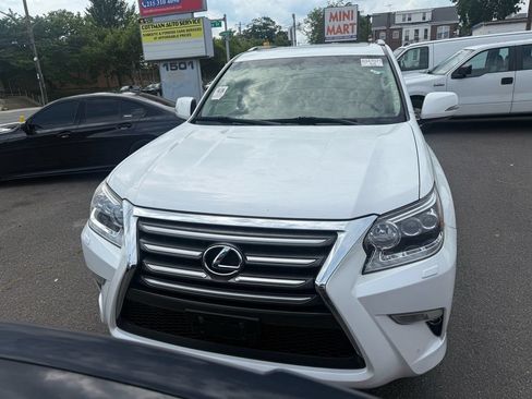 Used 2018 Lexus GX 460 Premium AWD/4WD image 2