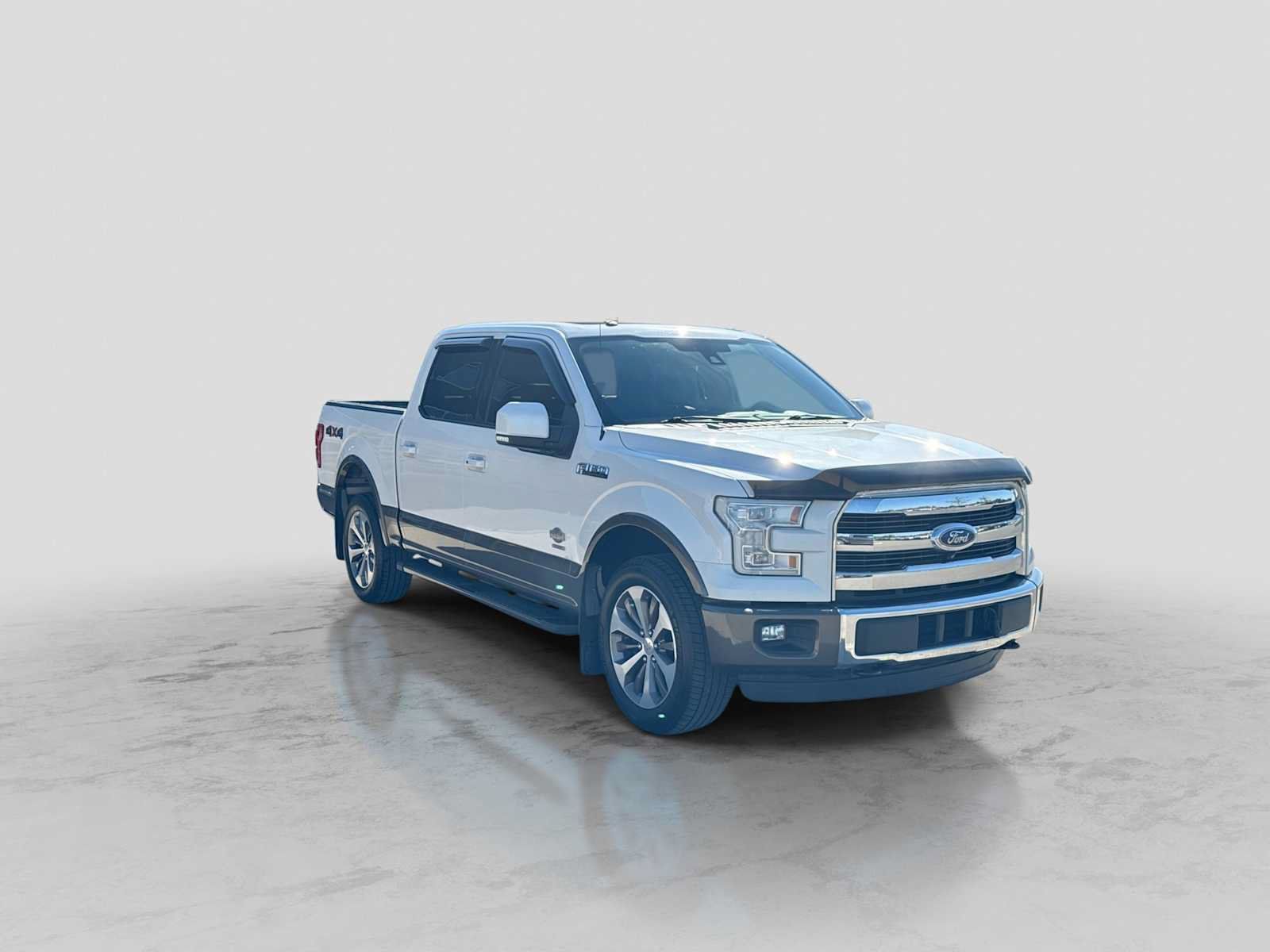 Used 2015 Ford F150 King Ranch w/ Equipment Group 601A Luxury AWD/4WD image 8