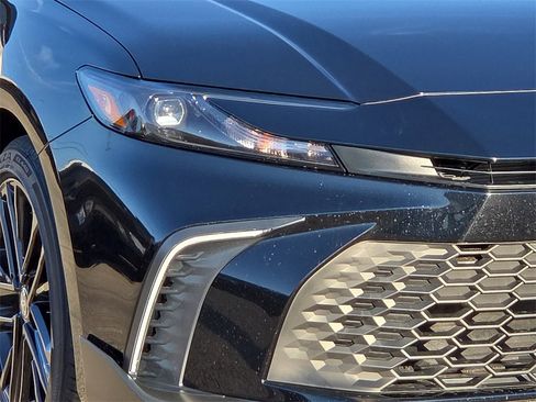 New 2026 Toyota Camry SE image 9