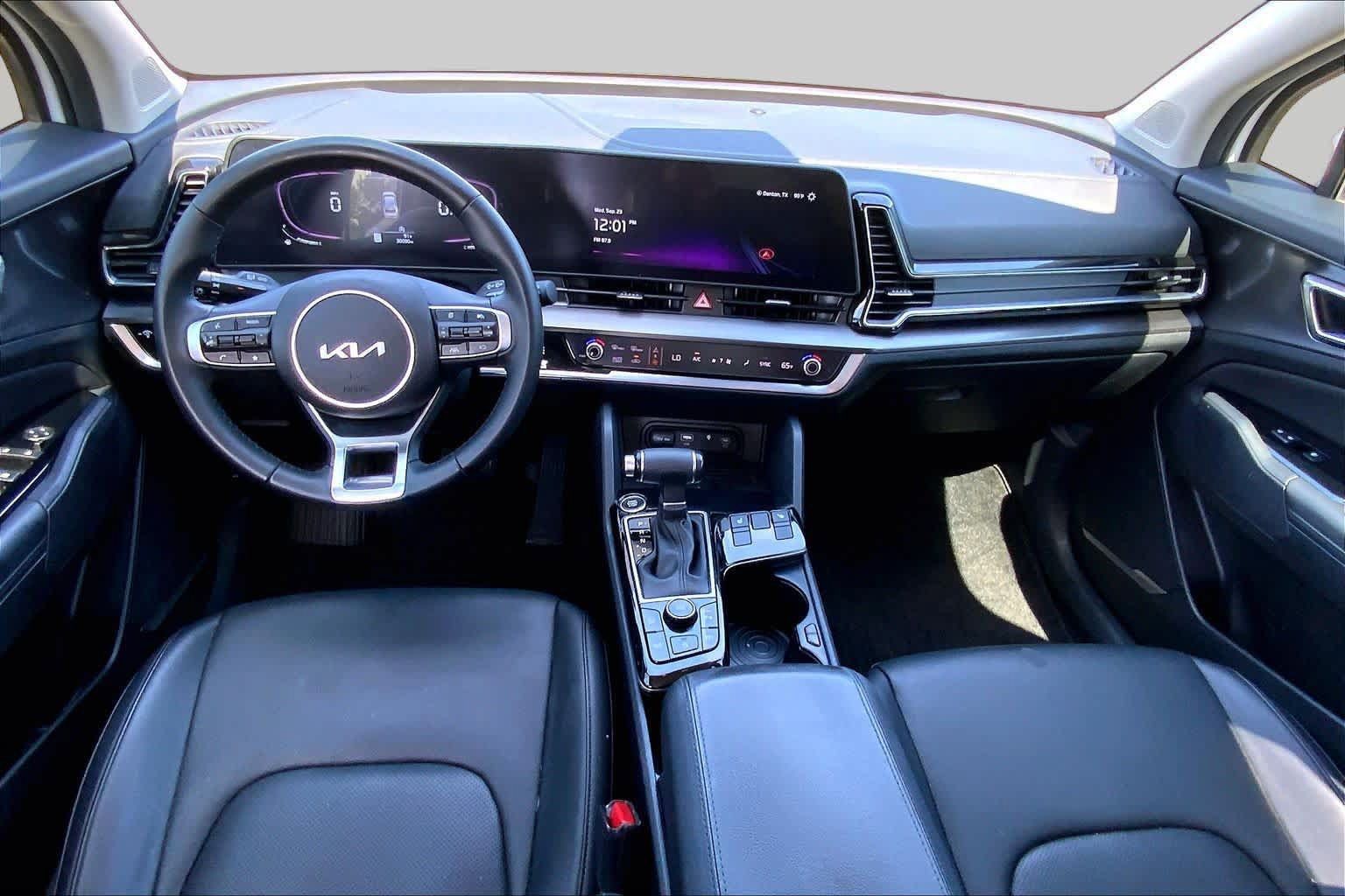 Used 2025 Kia Sportage EX FWD image 16