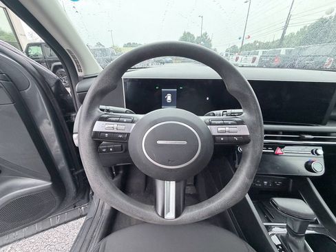 Used 2025 Hyundai Tucson SEL FWD image 13