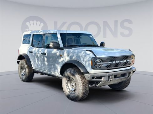 New 2025 Ford Bronco Badlands image 10