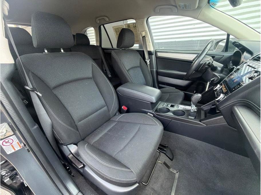 Used 2019 Subaru Outback 2.5i Premium AWD/4WD image 4