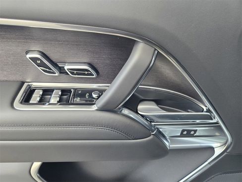 New 2026 Land Rover Range Rover SE image 12