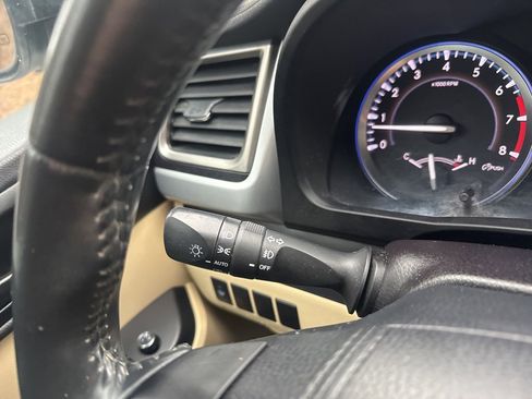 Used 2016 Toyota Highlander LE image 21