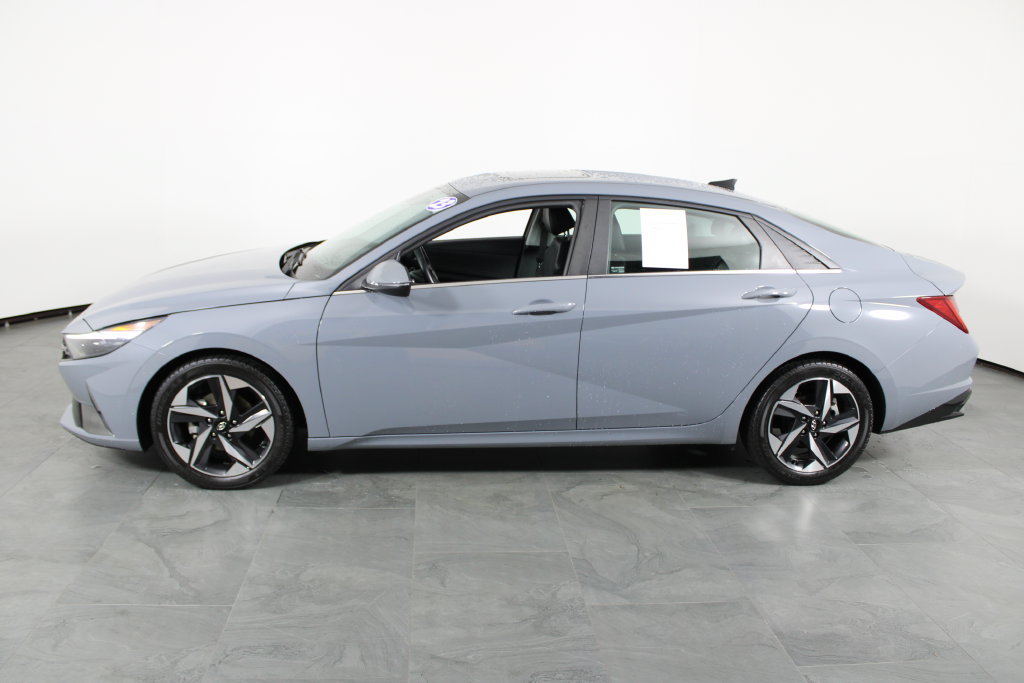 Used 2023 Hyundai Elantra Limited FWD image 14