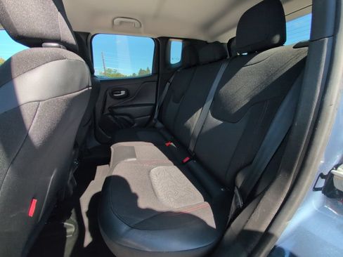 Certified 2023 Jeep Renegade Trailhawk AWD/4WD image 16