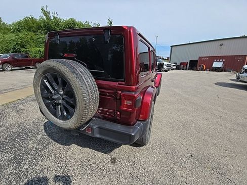 Used 2022 Jeep Wrangler Unlimited Sahara w/ Cold Weather Group AWD/4WD image 7