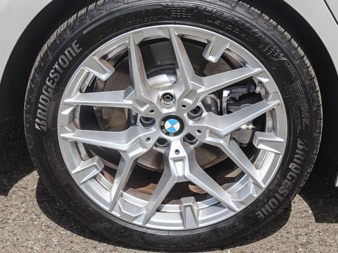 Certified 2025 BMW 330i Sedan image 11