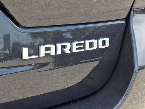 Used 2025 Jeep Grand Cherokee Laredo X AWD/4WD image 30