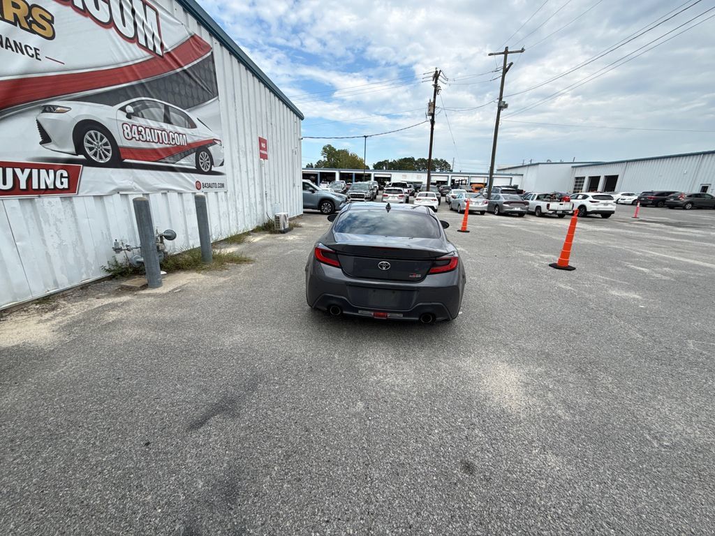 Used 2023 Toyota GR86 RWD image 7