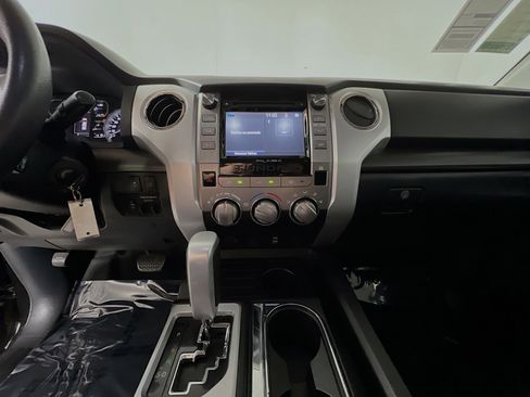 Used 2018 Toyota Tundra SR5 w/ SR5 Upgrade Package image 24