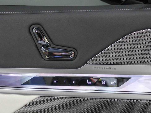 Certified 2024 BMW 760i xDrive 760i xDrive w/ Executive Package image 21