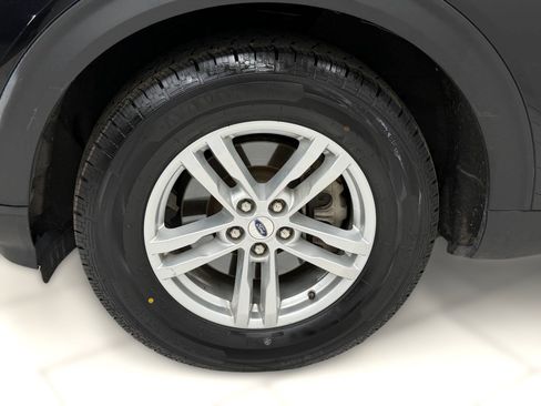 Certified 2023 Ford Explorer XLT AWD/4WD image 11
