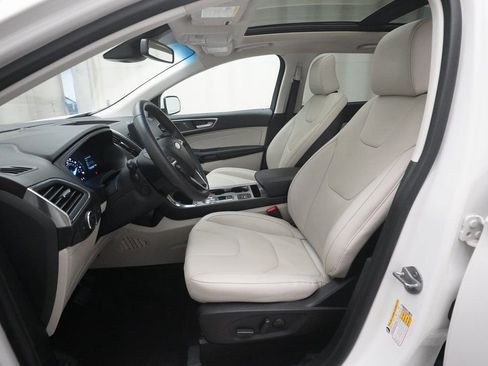 Used 2022 Ford Edge Titanium w/ Equipment Group 301A image 7