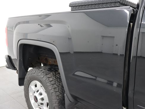 Used 2018 GMC Sierra 2500 SLE w/ HD SLE Preferred Plus Package AWD/4WD image 30