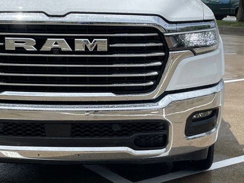 Used 2025 RAM 1500 Laramie AWD/4WD image 9