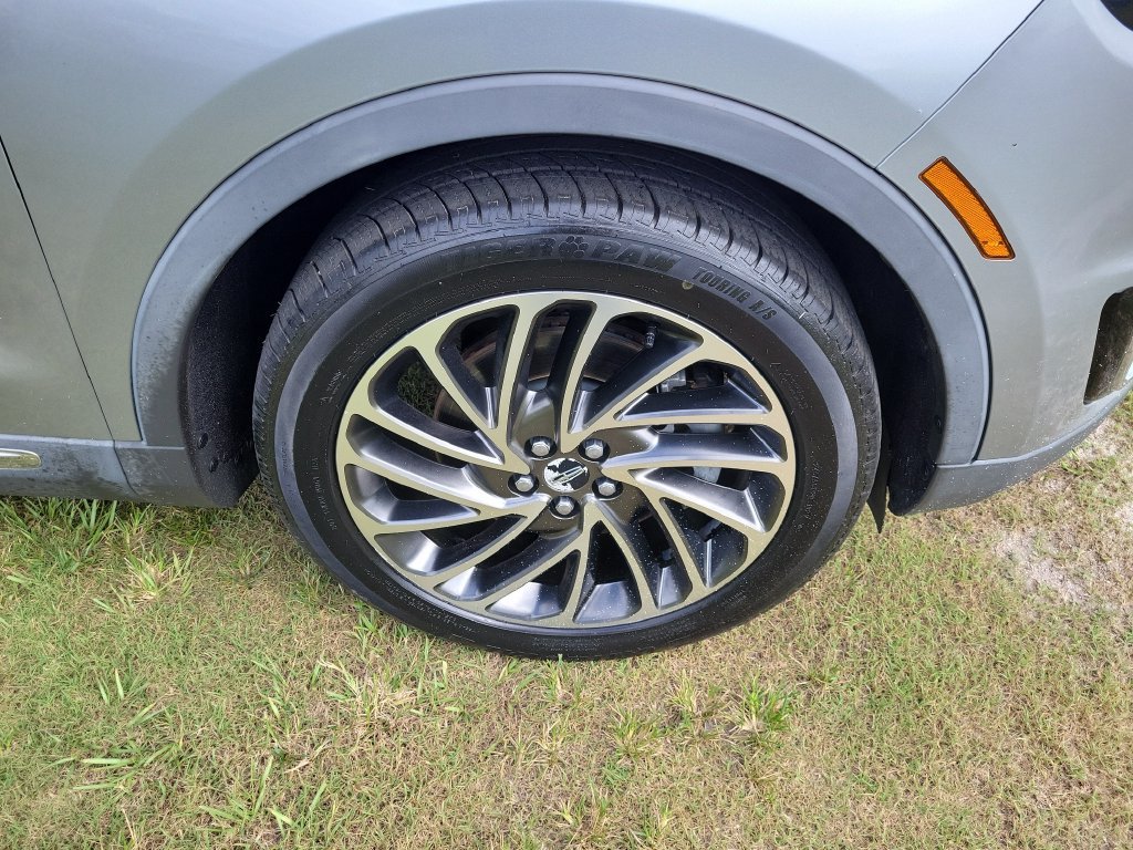 Used 2020 Lincoln Nautilus Reserve w/ Cargo Utility Package FWD image 7