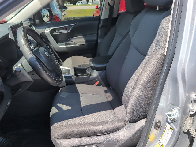 Used 2022 Toyota RAV4 XLE w/ Convenience Package FWD image 9