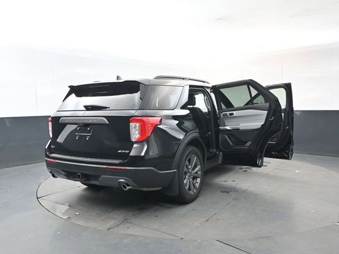 Certified 2023 Ford Explorer XLT w/ Equipment Group 202A image 28