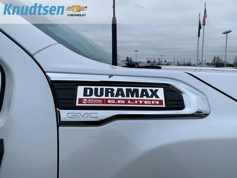 Used 2021 GMC Sierra 3500 Denali w/ Denali Ultimate Package image 11