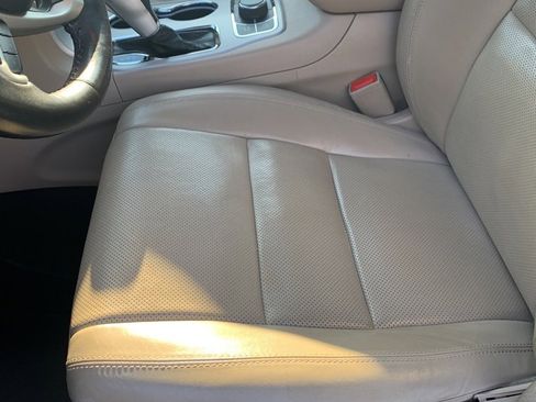 Used 2020 Jeep Grand Cherokee Limited w/ Luxury Group II image 24