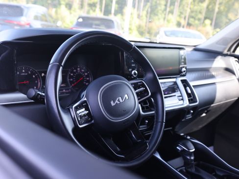 Used 2022 Kia Sorento S w/ Panoramic Sunroof Package FWD image 7