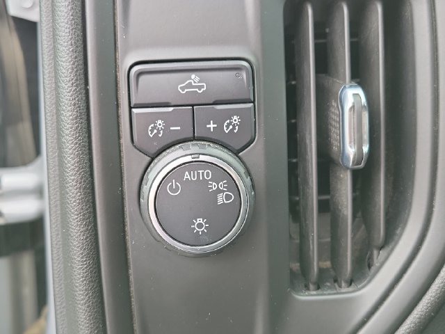 Used 2020 Chevrolet Silverado 1500 Custom w/ Custom Value Package RWD image 7