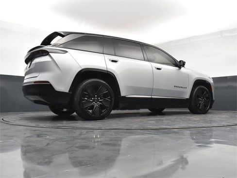 Used 2024 Jeep Wagoneer Launch Edition image 24