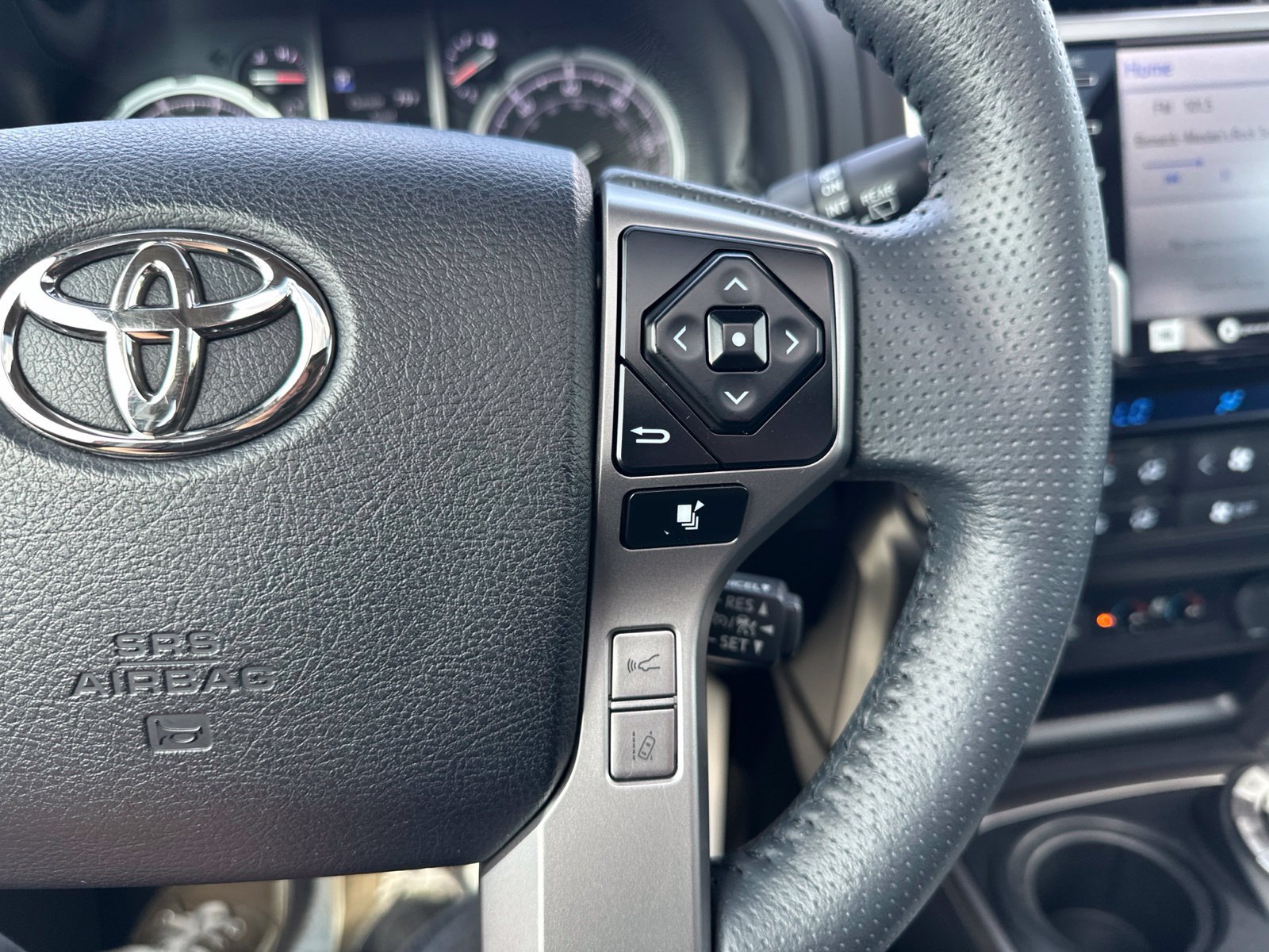 Used 2022 Toyota 4Runner Limited AWD/4WD image 54