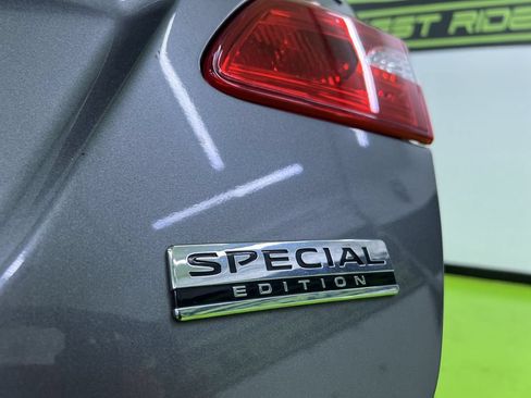 Used 2019 Nissan Sentra SV w/ Special Edition Package FWD image 14