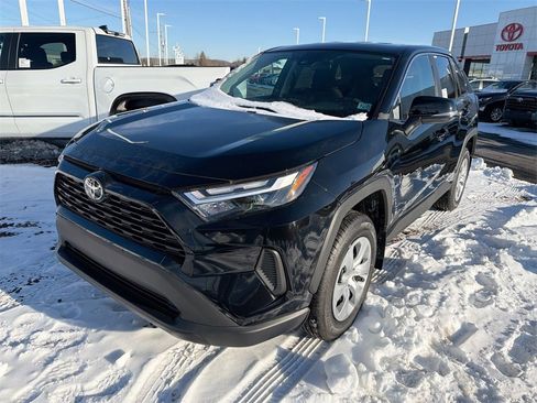 New 2025 Toyota RAV4 LE image 4