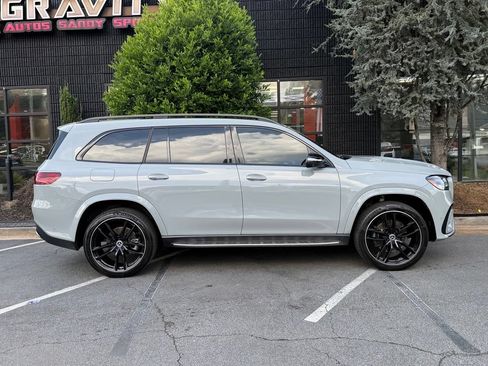 Used 2024 Mercedes-Benz GLS 580 4MATIC image 21