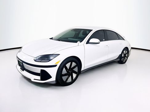 Used 2024 Hyundai Ioniq 6 SE RWD image 3
