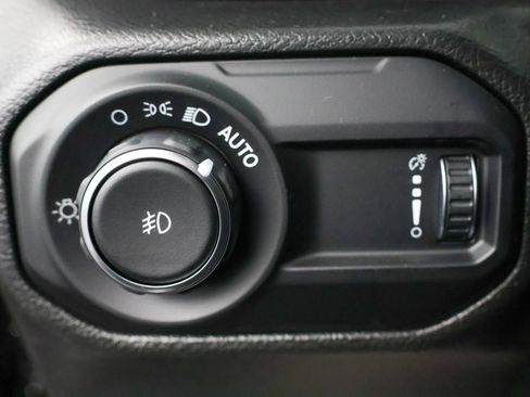 Used 2023 Jeep Wrangler Unlimited Sahara AWD/4WD image 23