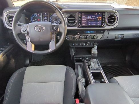 Used 2022 Toyota Tacoma TRD Off-Road image 19
