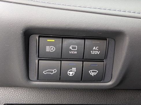 Used 2021 Toyota Highlander Limited AWD/4WD image 27