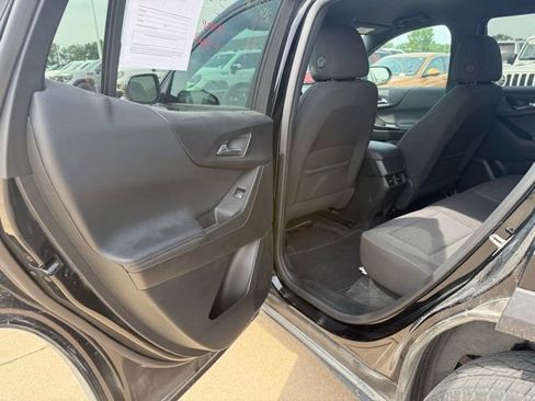 Used 2025 Chevrolet Equinox LT FWD image 17