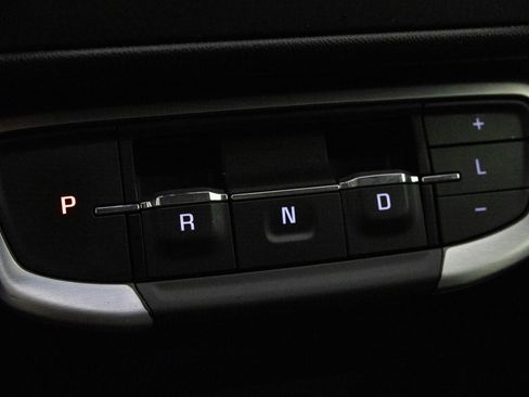 Used 2024 GMC Terrain SLE image 25