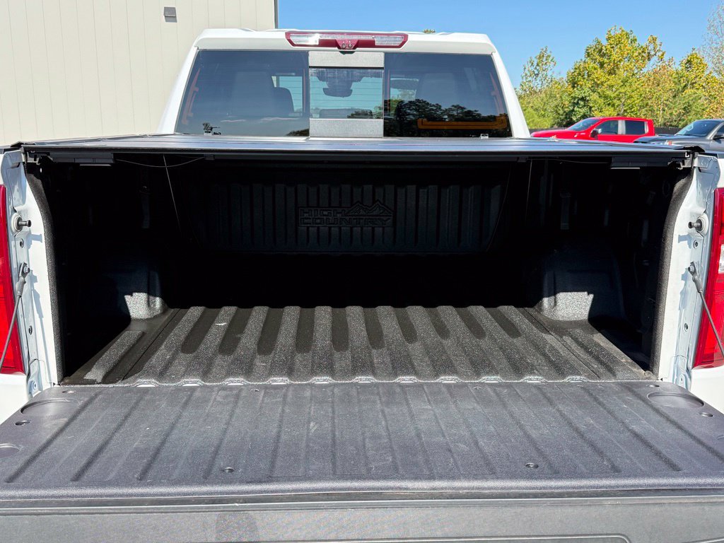 Used 2023 Chevrolet Silverado 1500 High Country w/ Technology Package AWD/4WD image 41