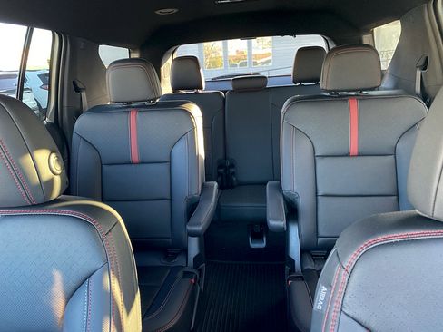 New 2026 Chevrolet Traverse RS w/ LPO, Floor Liner Package FWD image 35