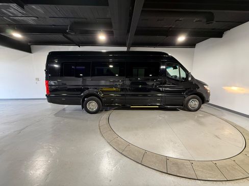 Used 2022 Mercedes-Benz Sprinter 3500 image 18