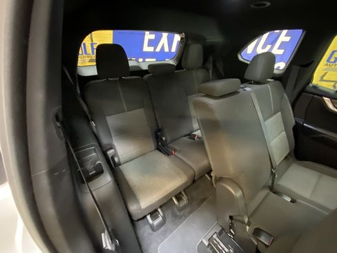 Used 2025 GMC Acadia Elevation image 30