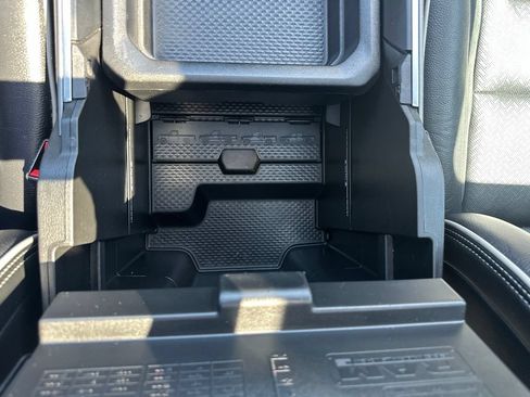 Used 2020 RAM 1500 Laramie AWD/4WD image 8